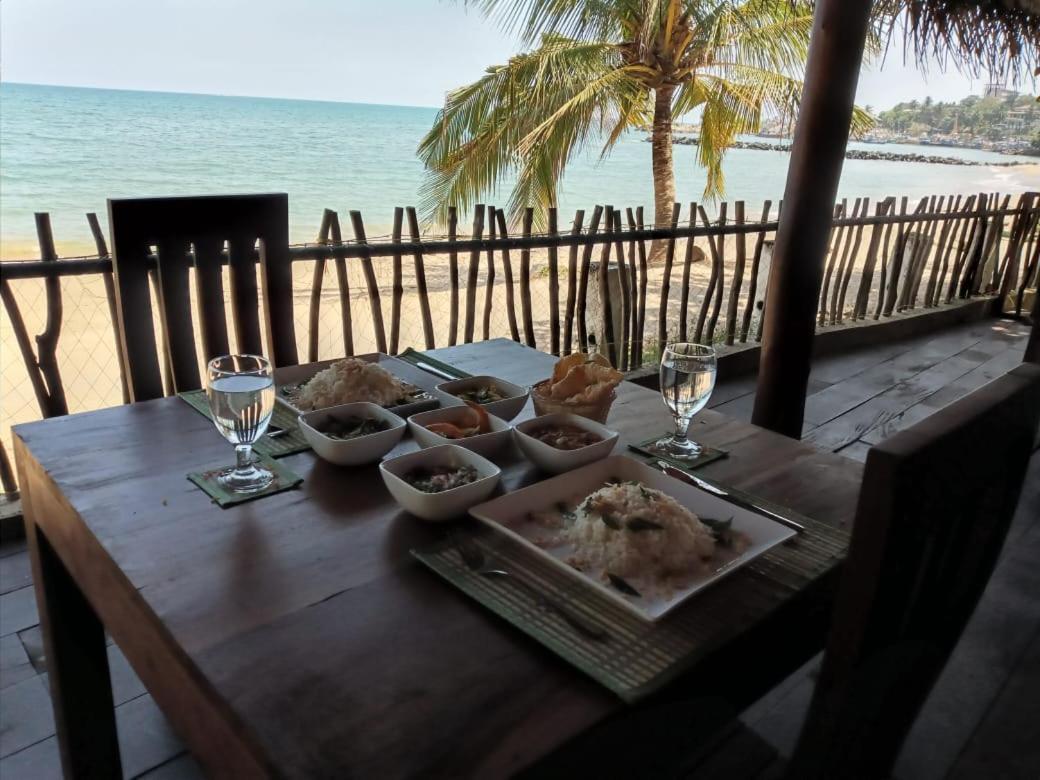 Serenity Beach Cabanas Tangalle Exterior foto
